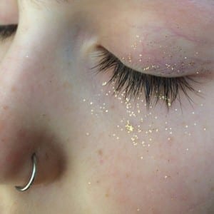 closed-eyes-piercing-tumblr-sheens-Favim.com-4602738